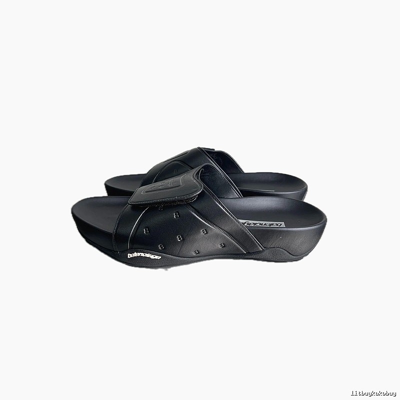 Balenciaga Thick-Soled Embossed Cool Street-style Black Slides