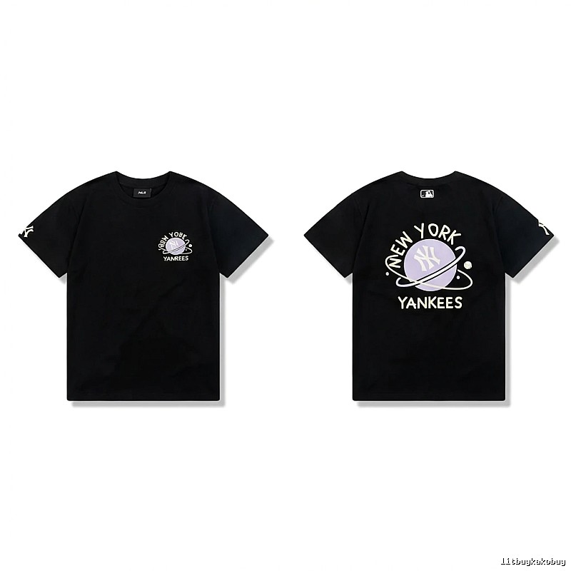Black T-shirt of MLB New York Yankees