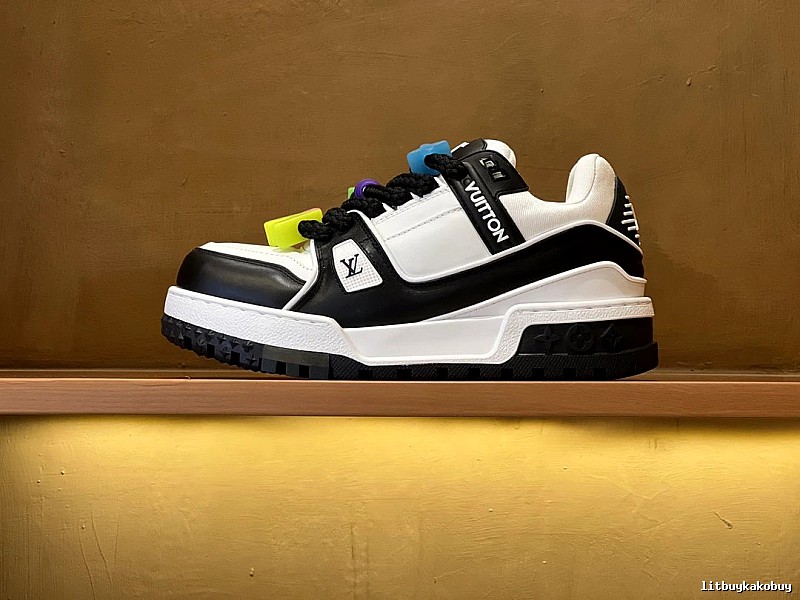 Black White Low-top Louis Vuitton Black White Low-top Sneaker for Streetwear Looks