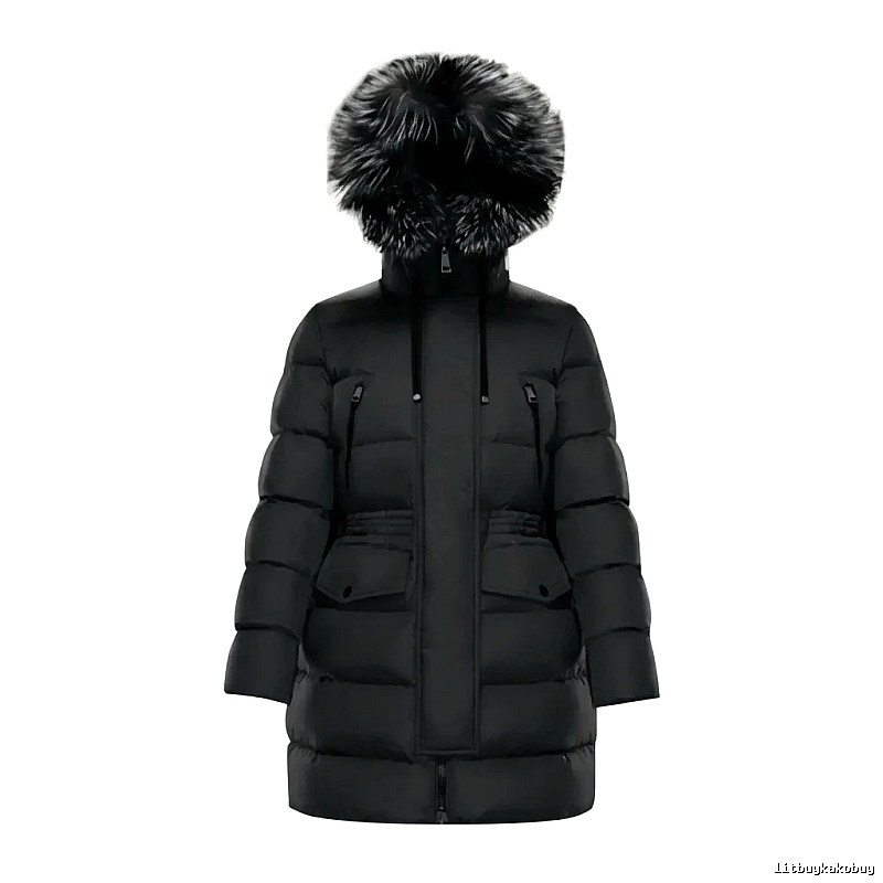 Long black down jacket of Moncler