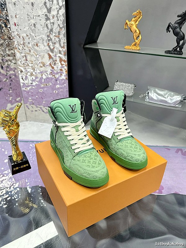 Louis Vuitton Green Sneaker with Green Low-top Detail