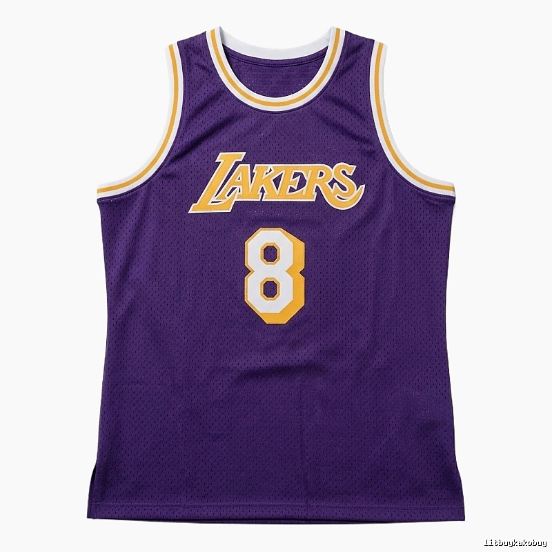 The classic blue jersey of the Michael Jordan.