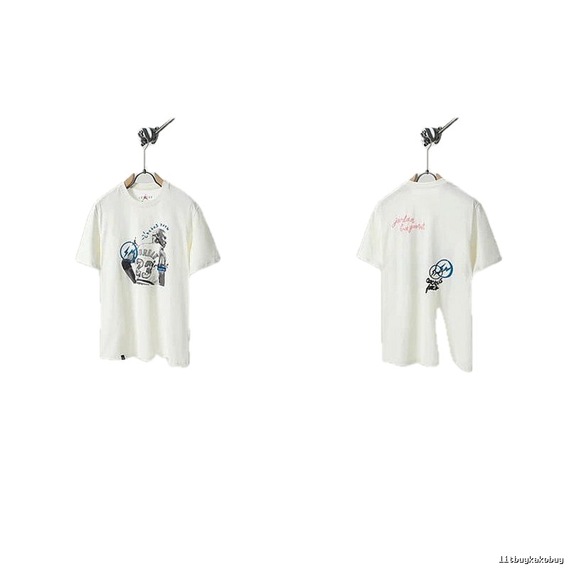 Travis Scott x Jordan Co-branded Graffiti-style Off-white T-shirt