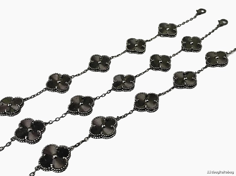Van Cleef & Arpels Alhambra black bracelet